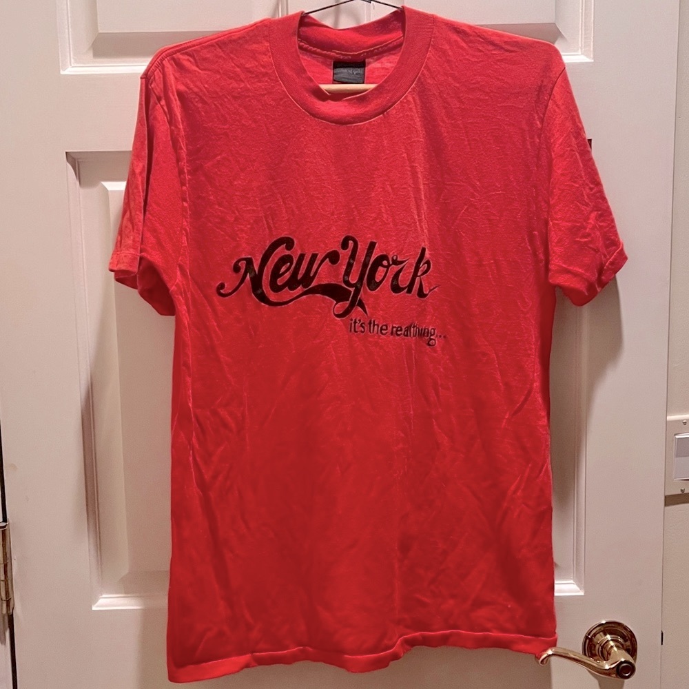 RARE Vintage 1976 T-Shirt - “ New York it’s the real thing… “ - Faded Red - M/L